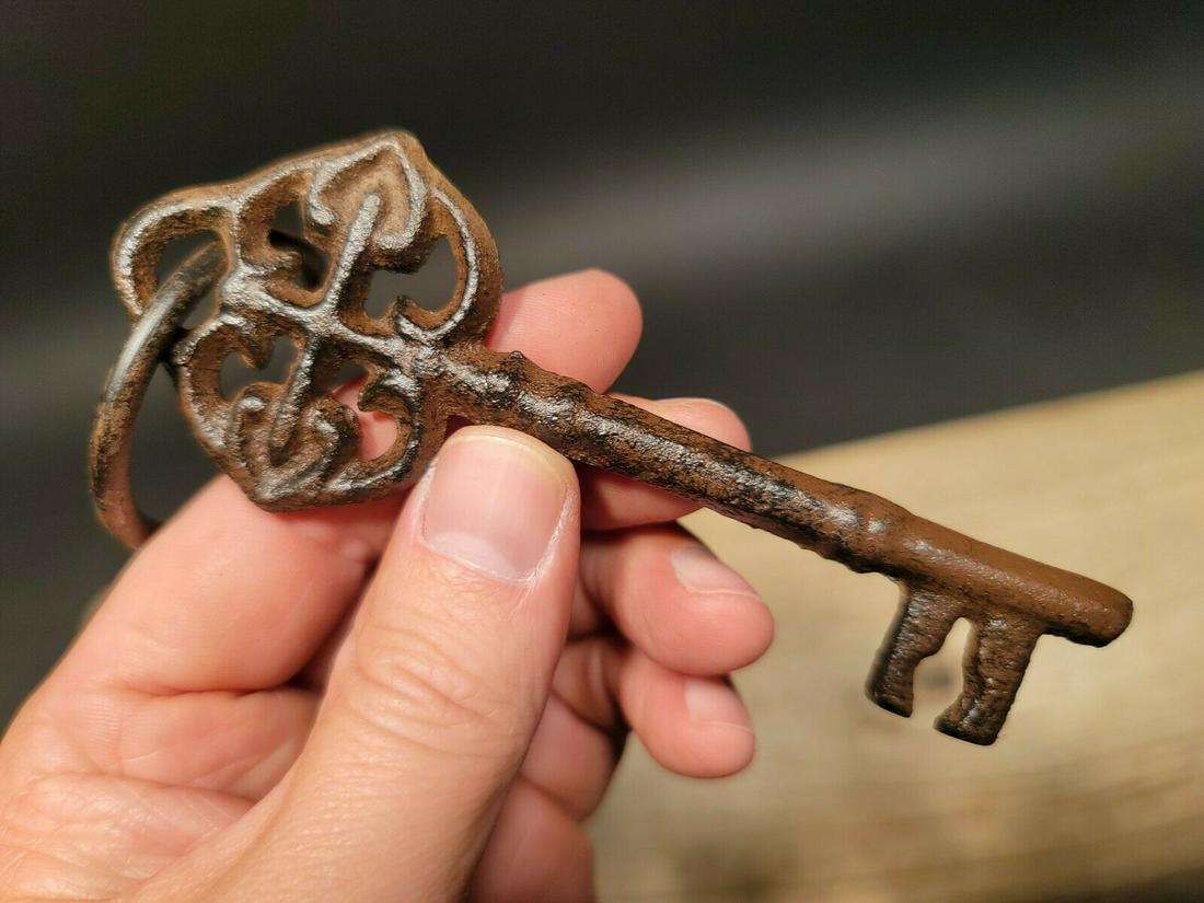 Cast Iron Large Church Skeleton Key (1 of 12)