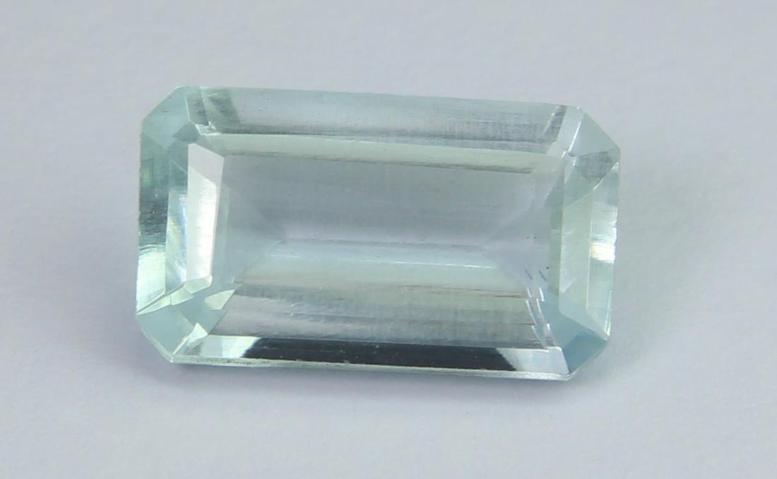 2.80 Cts Natural Aquamarine: No Reserve! Gemstone : Natural Aquamarine Origin : Australia Weight : 2.80 carats Dimensions : 11x7 mm Shape : Rectengular Cut Color : Blue Treatment : No Treatment Transparency : Transparent Clarity 