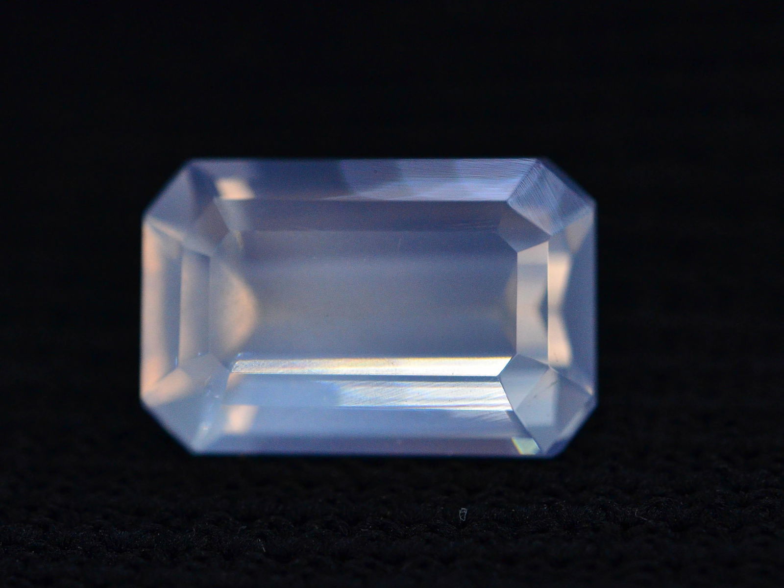 9.80 Carats Beautiful Natural MoonStone Gemtsone: Title: 9.80 Carats Beautiful Natural MoonStone Gemtsone Carat Weights: 9.80 Carats Size/ Dimensions: 15x11x8 mm Origin: Pakistan Reserve: $60.00 Shipping: Domestic: Flat-rate of $12.00 to anywhere w