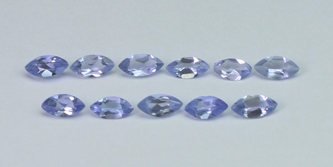 0.88 cts Natural Tanzanite: No Reserve! Title: 0.88 cts Natural Tanzanite Additional Information: Gemstone : Natural Tanzanite Origin: Tanzania Weight : 0.88 carats Dimensions : 4x2 mm Shape/Cut : Marquies Cabochon Color : Viole