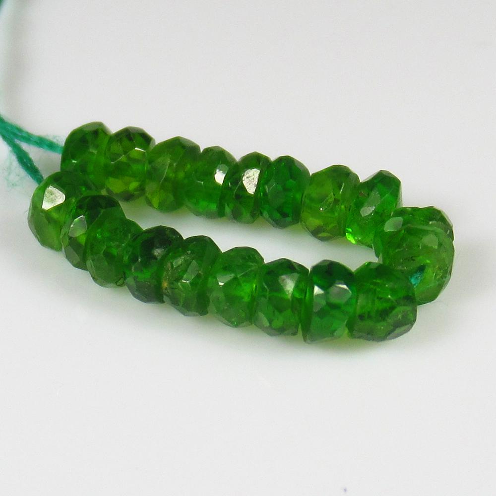 Natural Chrome Diopside Beads - 3.09 Ct: No Reserve! Title: Natural Chrome Diopside Beads - 3.09 Ct Origin: Russia Weight: 3.09 Size/Dimensions: 3.7 - 4.0 mm Additional Information: Pieces : 19 No's / Shape : Round Drilled Beads / Color : Gr