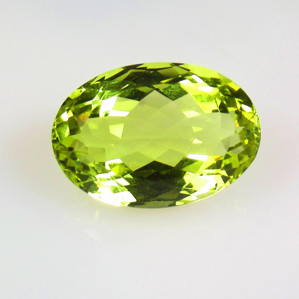 11.62 Ctw Natural Lemon Quartz Oval Cut: No Reserve! Title: 11.62 Ctw Natural Lemon Quartz Oval Cut Stone Clarity: VVS Gemstones: Natural Lemon Quartz Carat Weights: 11.62 Size/Dimensions: 17.50 x 12.20 x 8.70 mm Additional Information: Good