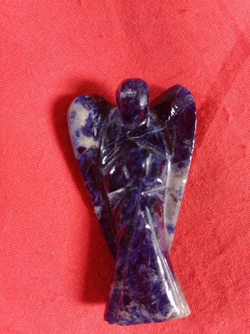 90 Carat Purple Color Sodalite Stone Angel: No Reserve! Title: 90 Carat Purple Color Sodalite Stone Angel Additional Information: ****Product Description******* Center Gemstone : Sodalite Angel Gemstone Weight : 90 Carat Approx. Gemstone Shape