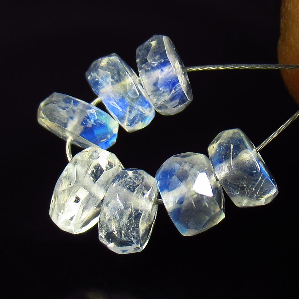 4.37 Ctw Natural 7 Blue Moonstone Round Beads: No Reserve! Title: 4.37 Ctw Natural 7 Blue Moonstone Round Beads Stone Clarity: Translucent Gemstones: Natural Moonstone Beads Carat Weights: 4.37 Size/Dimensions: 5.10 - 5.50 mm / 7 Pc's Additional I