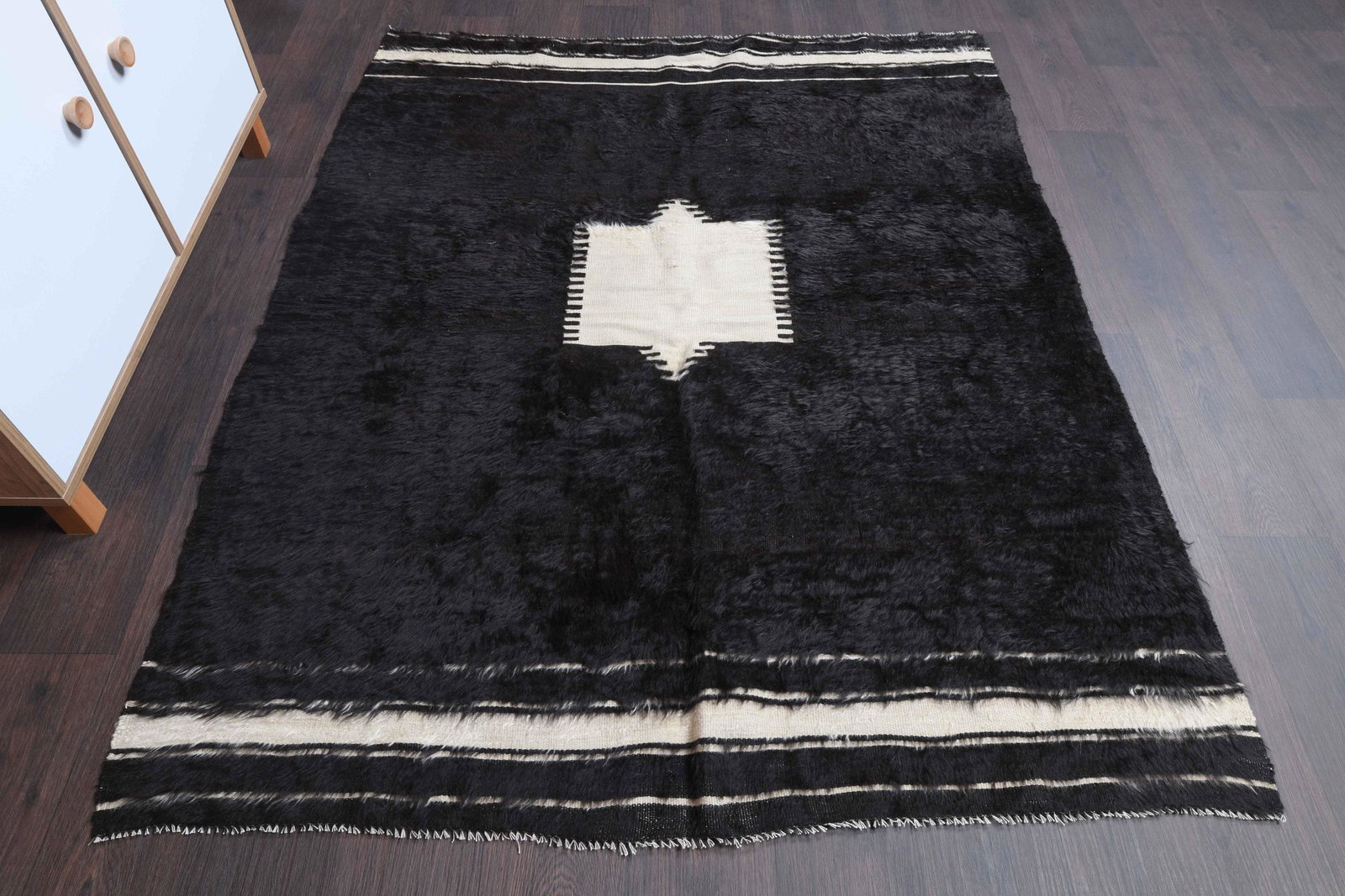 4.6x5.8 Ft Turkish Kilim Antique Area Rug: Title: 4.6x5.8 Ft Turkish Kilim Antique Area Rug Date/Period: 1960 - 1970 Origin: Turkey Dimension: 4.6x5.8 ft. (140x177 cm) Materials: Wool and Cotton Provenance: This one-of-a-kind Vintage Flatweave