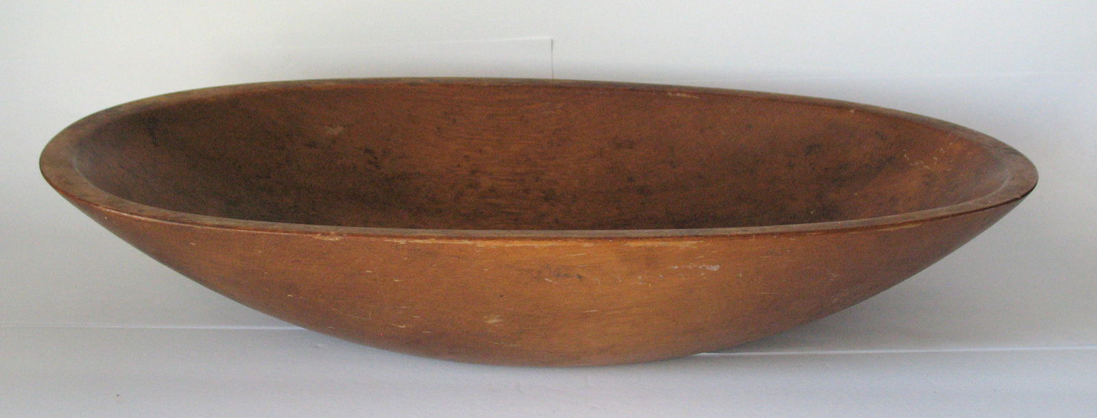Vintage New England oval maple trencher. (1 of 3)