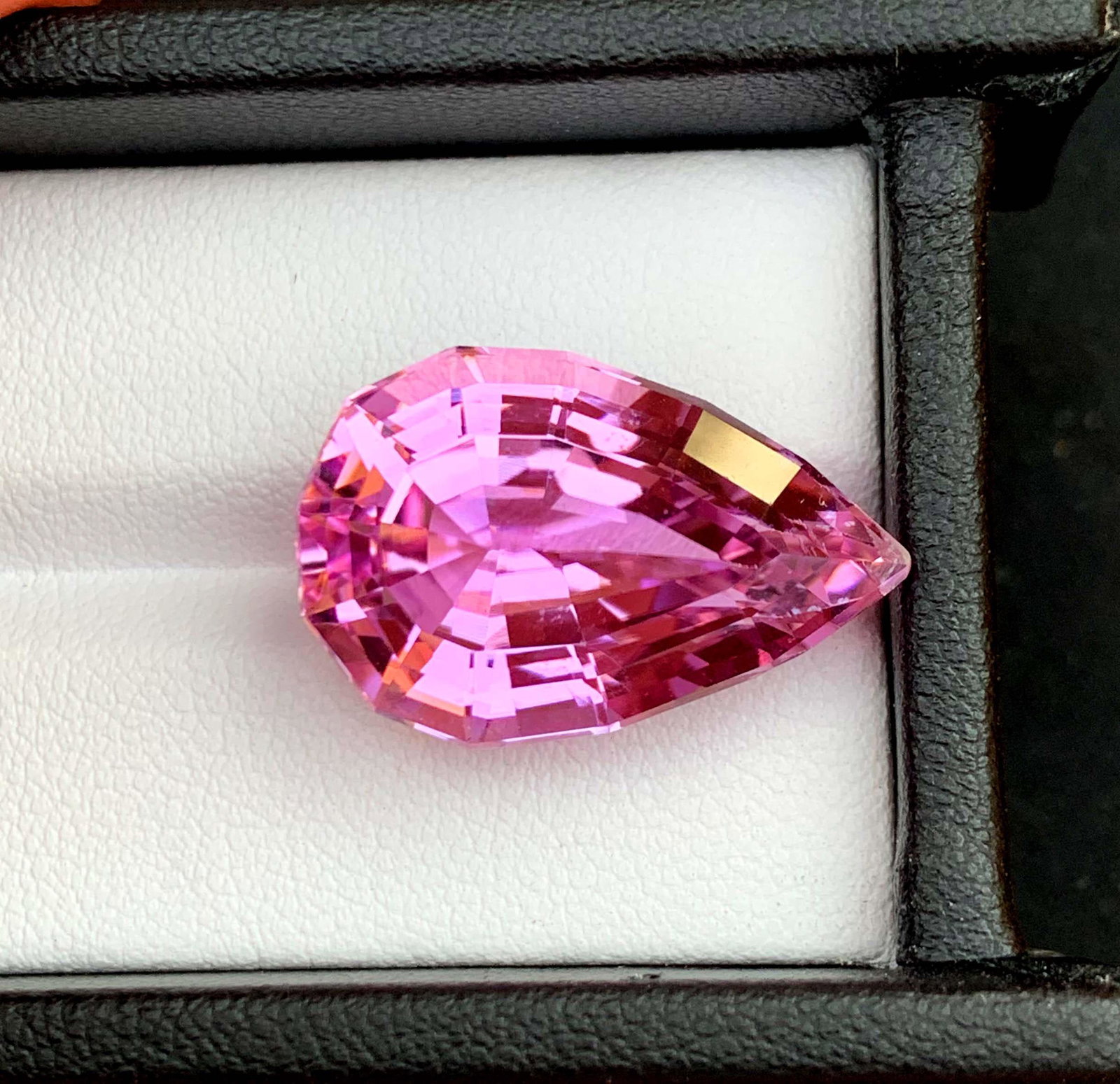Baby Pink Natural Kunzite Gemstone, Pear Fancy Cut Loose Kunzite, Loupe clean Clarity, Use For: Materials: Gem type: Kunzite Carat weight: 25.70 Description Rose Pink Natural Kunzite Gemstone, Pear Fancy Cut Loose Kunzite, Loupe clean Clarity, Use For Jewelry Making, 25.70 CT Weight: 25.70 Carat