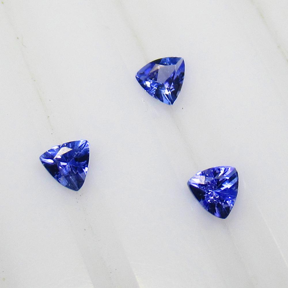 0.30 Ctw Natural Tanzanite Trillion Set: No Reserve! Title: 0.30 Ctw Natural Tanzanite Trillion Set Stone Clarity: VVS Gemstones: Natural Tanzanite Carat Weights: 0.3 Size/Dimensions: 3.00 x 3.00 x 2.10 mm / 3 Pc's Additional Information: To