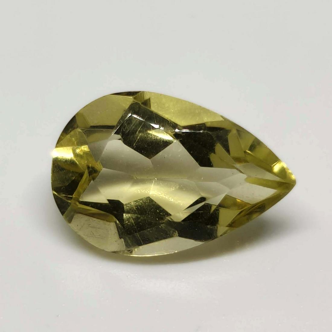5.20 ct Natural Green Lemon Quartz: No Reserve! Title: 5.20 ct Natural Green Lemon Quartz Additional Information: Gemstones: Natural Lemon Quartz Carat Weights: 5.20 ct Size/Dimensions: 15 x 10 x 6.6 mm Materials & Techniques: Quartz Sh