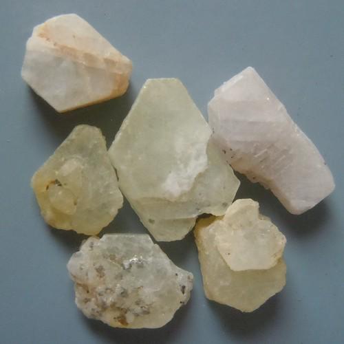1.5 CT SET OF 6 RARE WHITE SAPPHIRE CRYSTALS - UNTREATED (1 of 3)