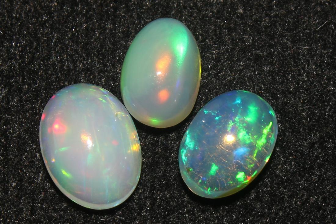 1.87 cts Natural Opal Lot (1 of 2)