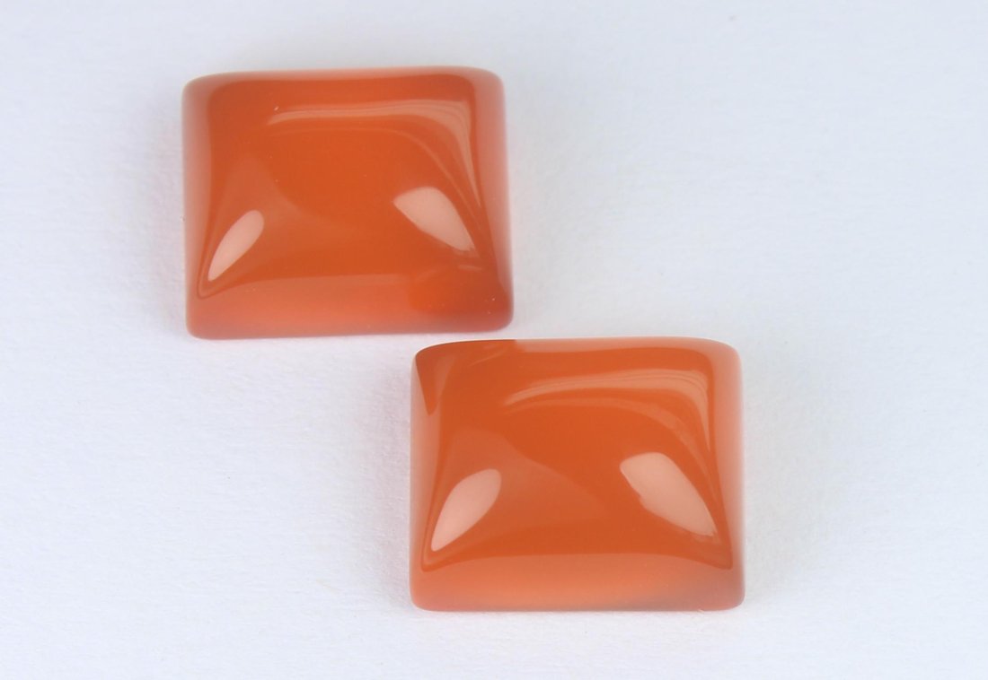 8.41 Cts Natural Carnelian Lot: No Reserve! Title: 8.41 Cts Natural Carnelian Lot Additional Information: Gemstone : Natural Carnelian Weight : 8.41 carat Shape : Rectangular Cabochon Dimensions : 10x8 mm Number of Stone : 2 Color :