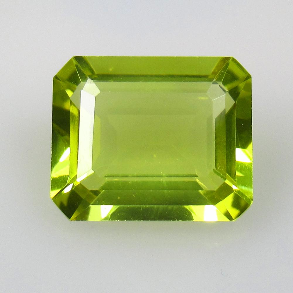 4.76 Ctw Natural Lemon Quartz Octagon Cut: No Reserve! Title: 4.76 Ctw Natural Lemon Quartz Octagon Cut Stone Clarity: VVS Gemstones: Natural Lemon Quartz Carat Weights: 4.76 Size/Dimensions: 12.10 x 10.00 x 5.60 mm Additional Information: Goo