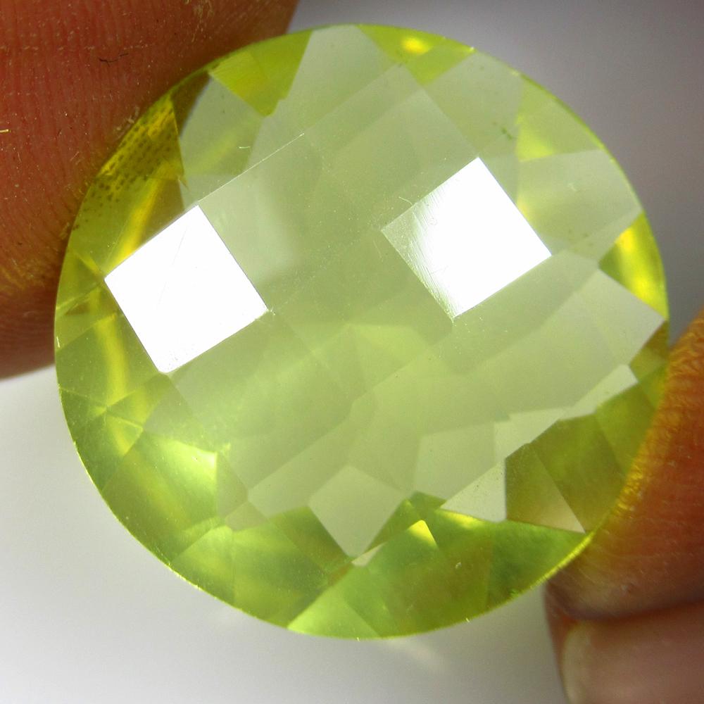 17.66 Ctw Natural Lemon Quartz Round Cut: No Reserve! Title: 17.66 Ctw Natural Lemon Quartz Round Cut Stone Clarity: VVS Gemstones: Natural Lemon Quartz Carat Weights: 17.66 Size/Dimensions: 18.90 x 18.90 x 9.10 mm Additional Information: Goo