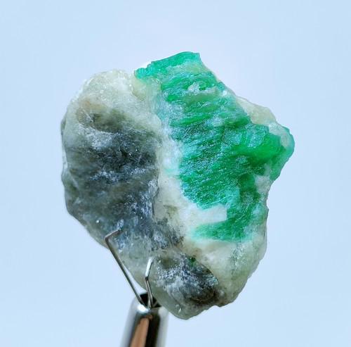 17 Gram Beautiful Natural Emerald Specimen (1 of 4)