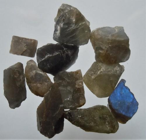 5.49 GRAM SET OF 10 IRIDESCENT LABRADORITE: Title: 5.49 GRAM SET OF 10 IRIDESCENT LABRADORITE Origin: Ampanihy, Atsomo Andrefana, Madagascar Size: 0.5-1.5 cm / 5.49 gram Description: set of 10 iridescent, multicolor translucent labradorite Rese