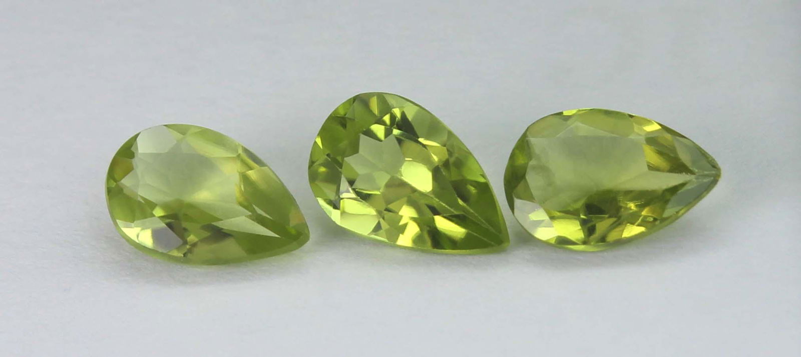 2.12 cts Natural Peridot Lot (1 of 3)