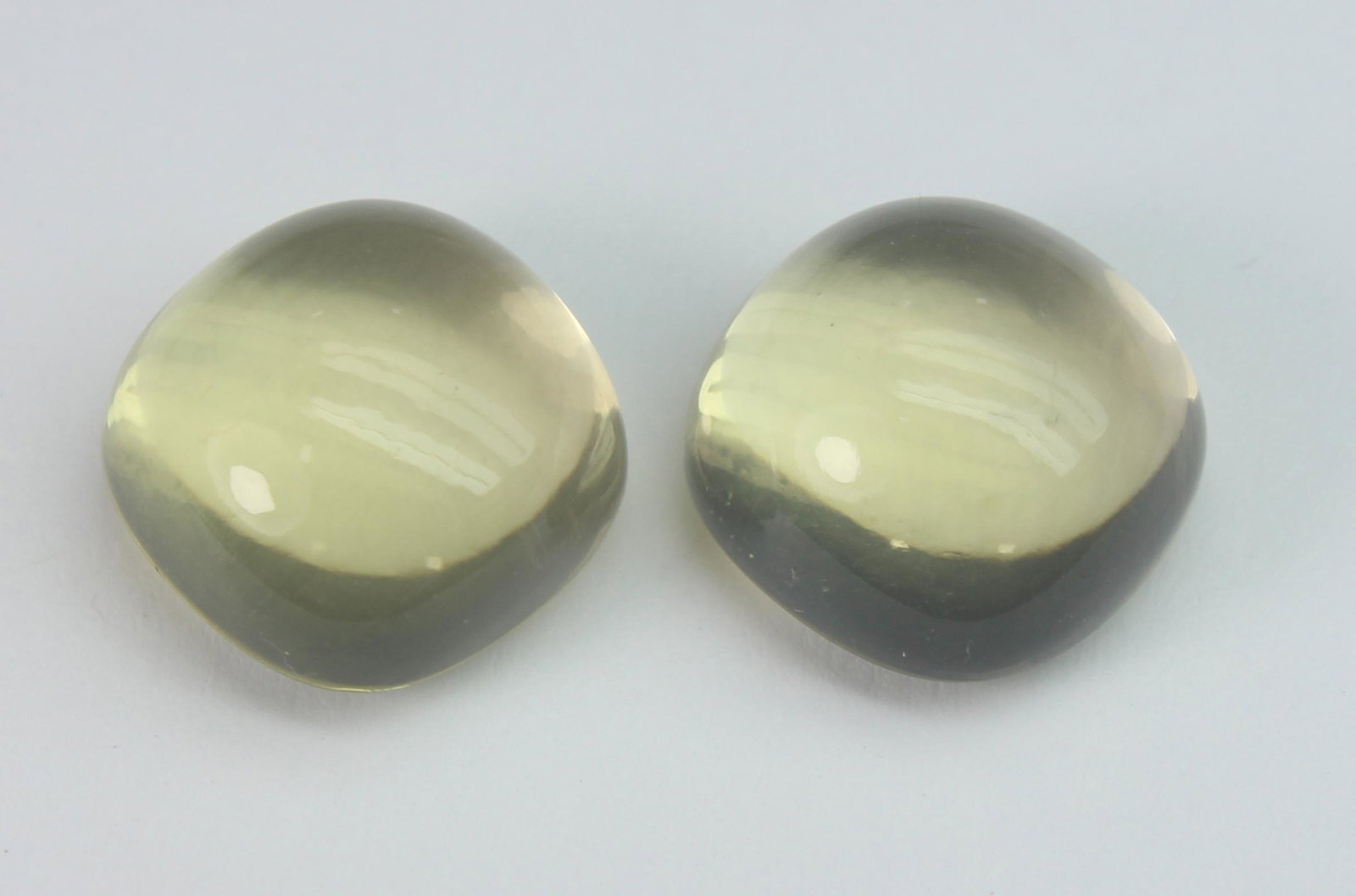 12.27 cts Natural Lemon Quartz Lot: No Reserve! Title: 12.27 cts Natural Lemon Quartz Lot Additional Information: Gemstone: Natural Lemon Quartz Origin: Africa Weight : 12.27 carats Measurements: 11x11 mm Shape / Cut : Square Cushion Ca