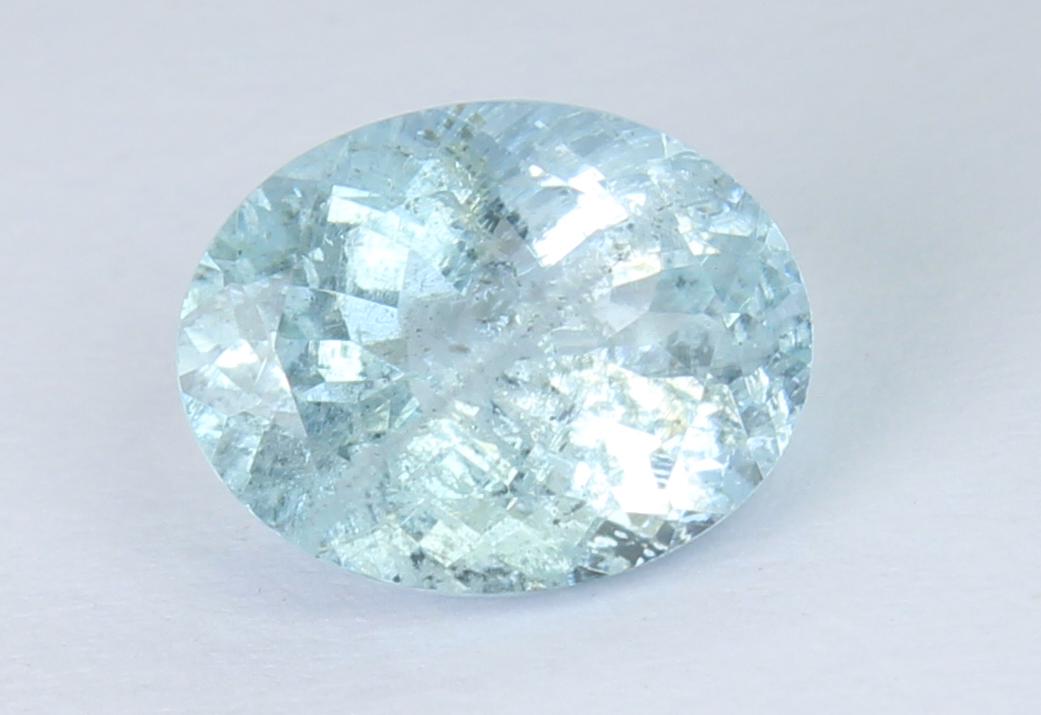 1.69 Cts Natural Aquamarine: No Reserve! Title: 1.69 Cts Natural Aquamarine Additional Information: Gemstone : Natural Aquamarine Origin : Australia Weight : 1.69 carats Dimensions : 9x7 mm Shape : Oval Cut Color : Blue Treatment