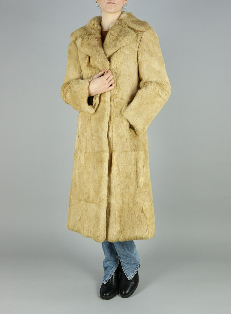 BEIGE CREAM LAPIN FUR COAT - US 8 - EU S: Title: BEIGE CREAM LAPIN FUR COAT - US 8 - EU S Aproximate size- EU: S; US: 8 : Important details: Length: 115cm/45.28in -Shoulders width:44cm/17.32in -Sleeve Length:58cm/22.83in -Bust size ( pit to p