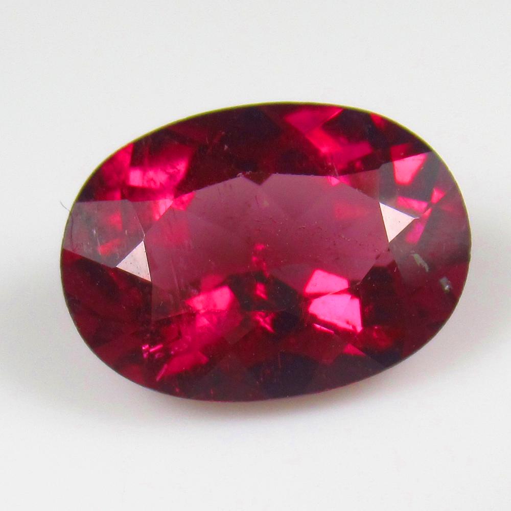 Natural Tourmaline - 3.66 Ct (1 of 2)