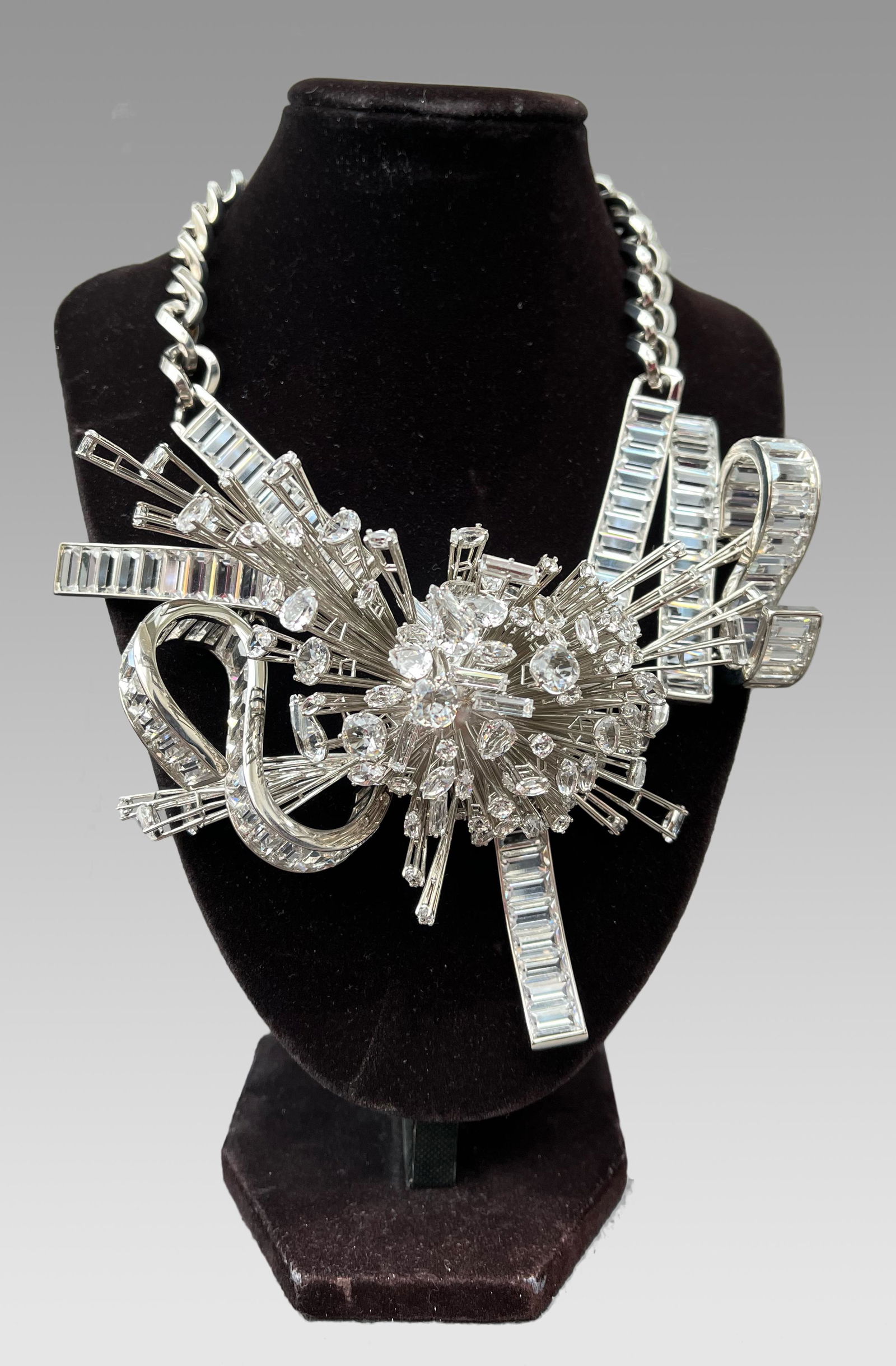 Impressive Swarovski Astrologia Pendant Necklace (1 of 13)