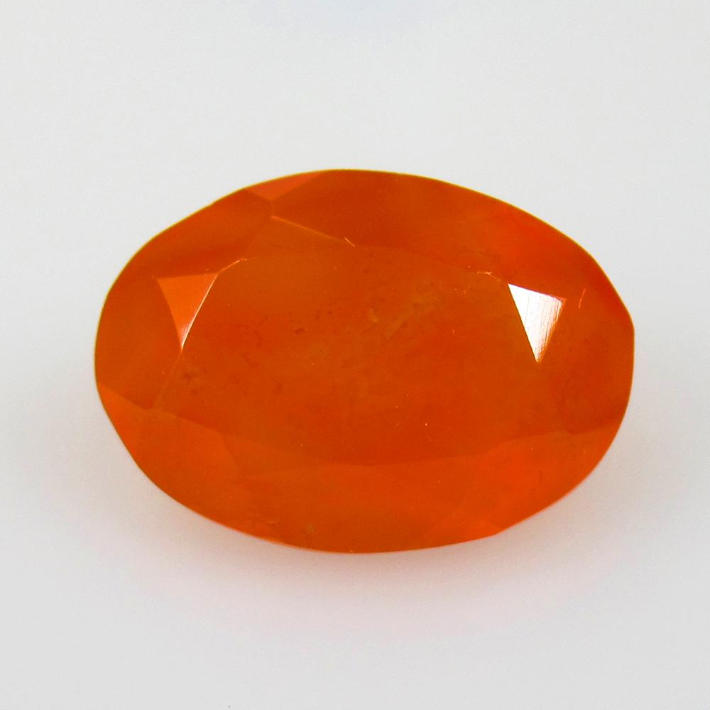 5.82 Ctw Natural Orange Carnelian Oval Cut: No Reserve! Title: 5.82 Ctw Natural Orange Carnelian Oval Cut Stone Clarity: Semi-Transparent Gemstones: Natural Carnelian Carat Weights: 5.82 Size/Dimensions: 14.70 x 10.50 x 6.60 mm Additional Infor