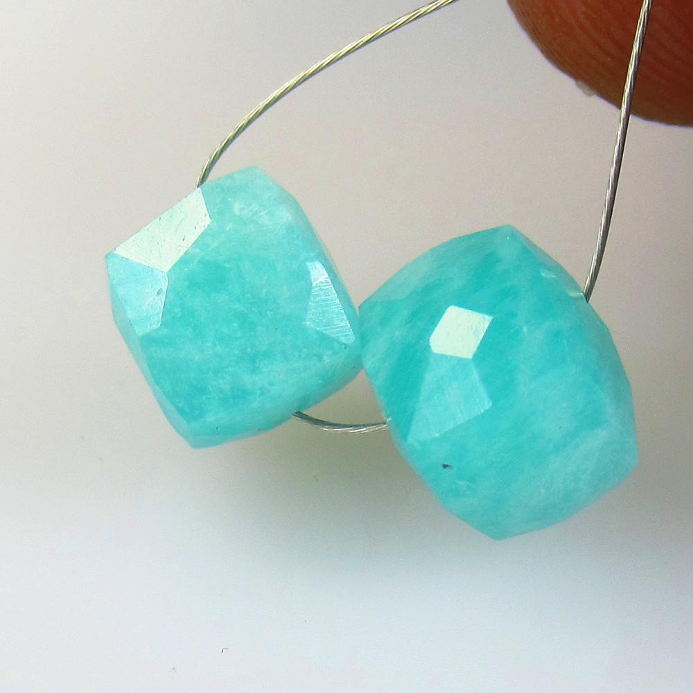 8.00 Ct Natural 2 Drilled Amazonite Square Beads: No Reserve! Title: 8.00 Ct Natural 2 Drilled Amazonite Square Beads Stone Clarity: Opaque Gemstones: Natural Amazonite Beads Carat Weights: 8 Size/Dimensions: 7.60 x 7.30 x 7.30 mm / 2 PC's Additional
