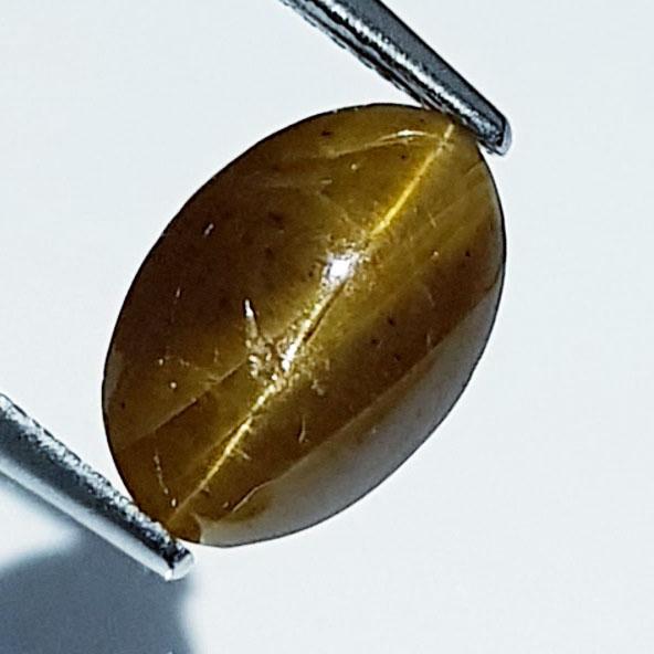 5.57 ctz " Fine Collection " Natural Honey Cat's Eye: No Reserve! Title: 5.57 ctz " Fine Collection " Natural Honey Cat's Eye Color/Clarity: Honey / Transparant Gemstones: Apatite Carat Weights: 5.57 11.50 x 7.70 x 7.20 Additional Information: Oval / Afr