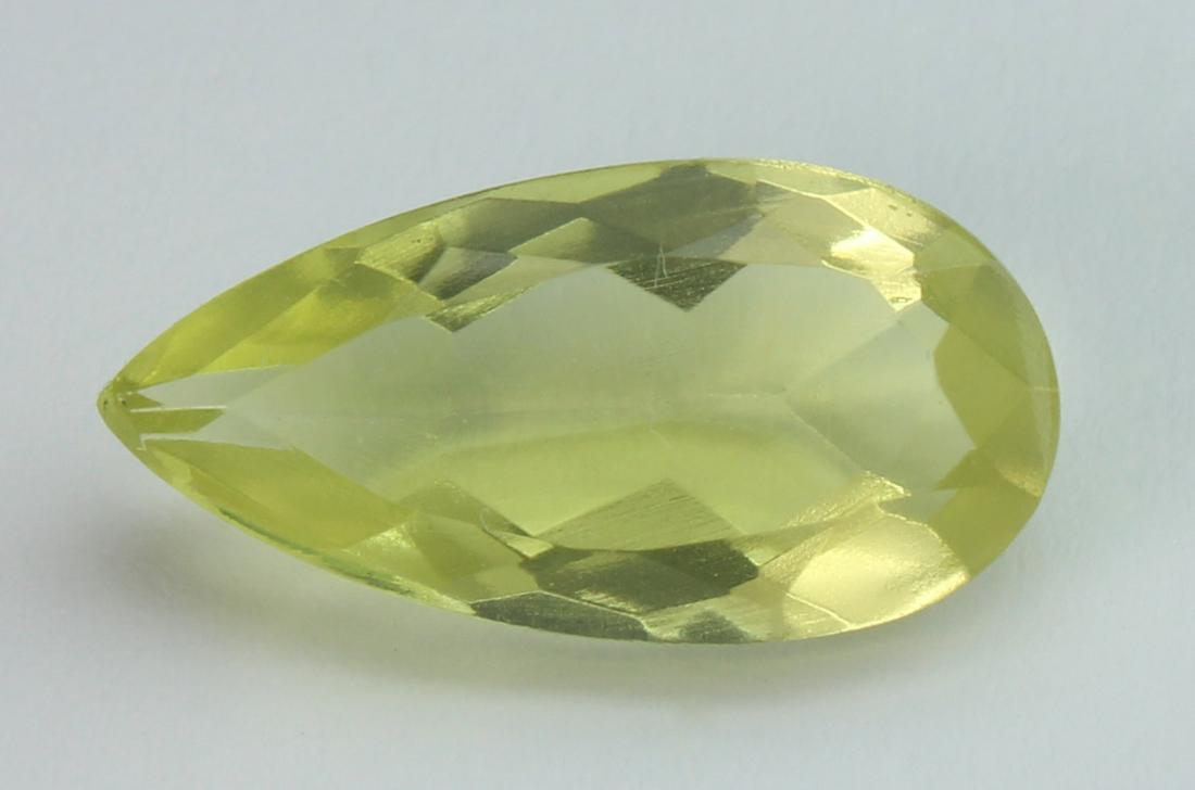 4.52 cts Natural Lemon Quartz: No Reserve! Title: 4.52 cts Natural Lemon Quartz Additional Information: Gemstone: Natural Lemon Quartz Origin: Africa Weight : 4.52 carats Measurements: 16x8 mm Shape / Cut : Pear Cut Colour: Yellow 