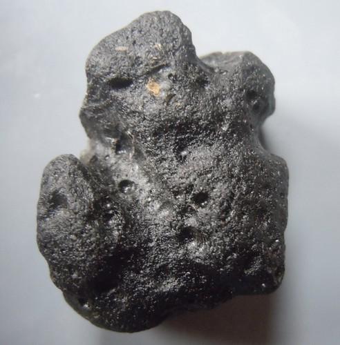 PHILIPPINITE TEKTITE - FROM METEORITE IMPACT: Reserve: $9.00 Shipping: Domestic: Flat-rate of $6.00 to anywhere within the contiguous U.S. International: Foreign shipping rates are determined by destination. International shipping may be subject