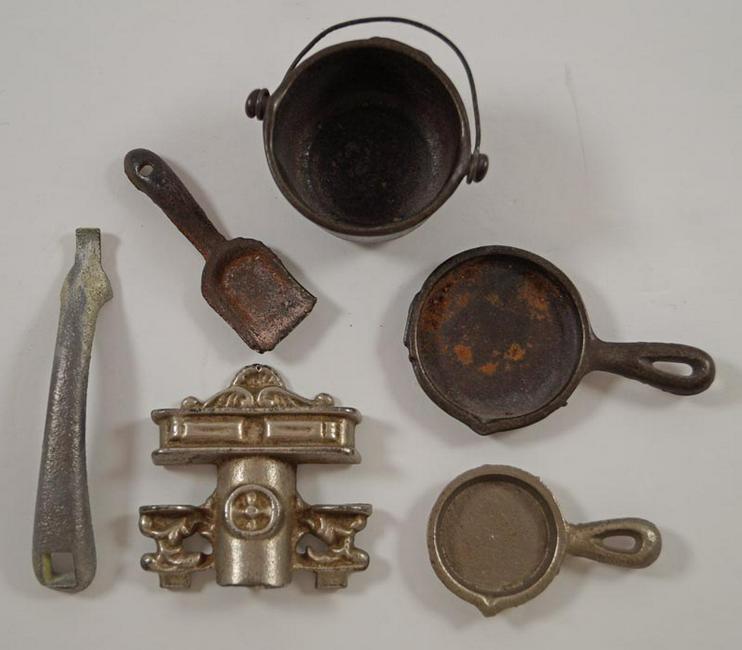 6 Toy Stove Cast Iron Skillets & Pots (1 of 2)
