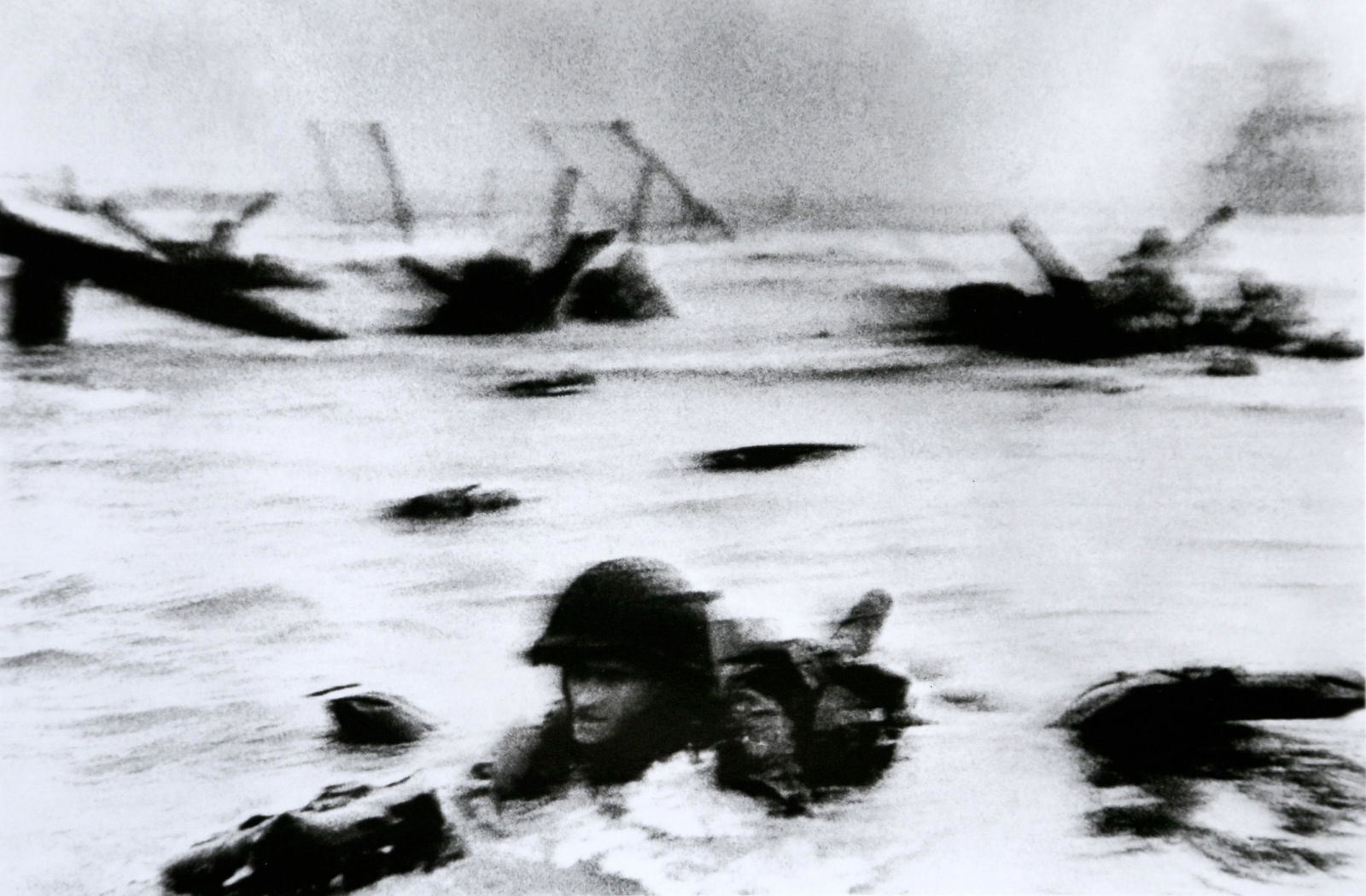 Robert Capa: D-Day, June 6 1944, US forces' assault on Omaha Beach (1 of 1)