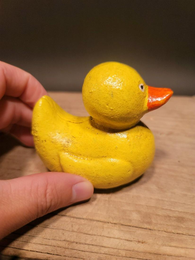 Cast Iron Small Yellow Duck (1 of 12)