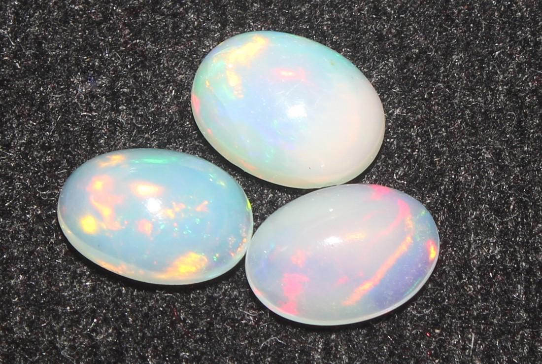 1.39 Cts Natural Ethiopian Opal Lot (1 of 3)