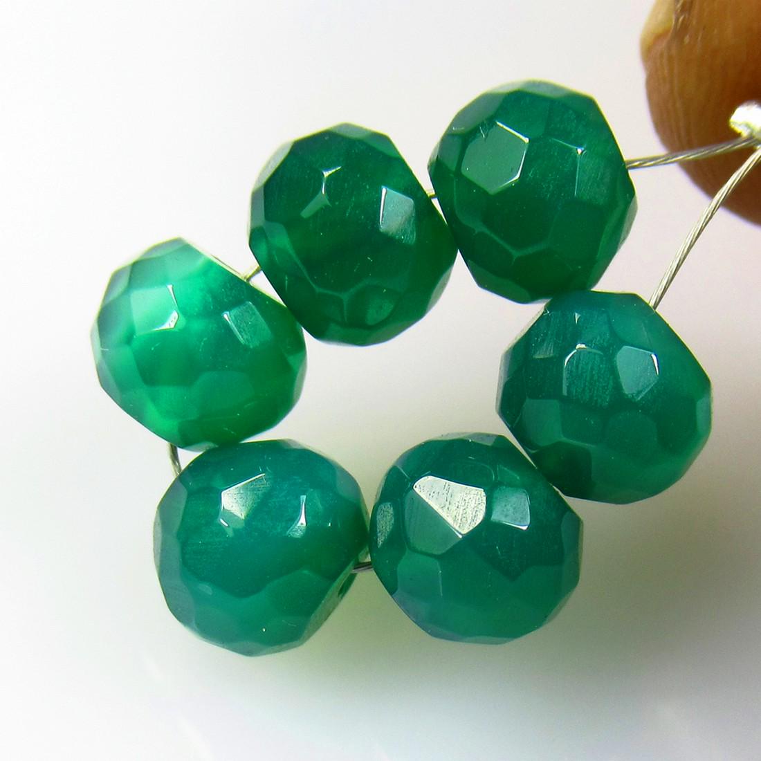 10.66 Ct Natural 6 Drilled Green Onyx Round Cut Beads (1 of 2)