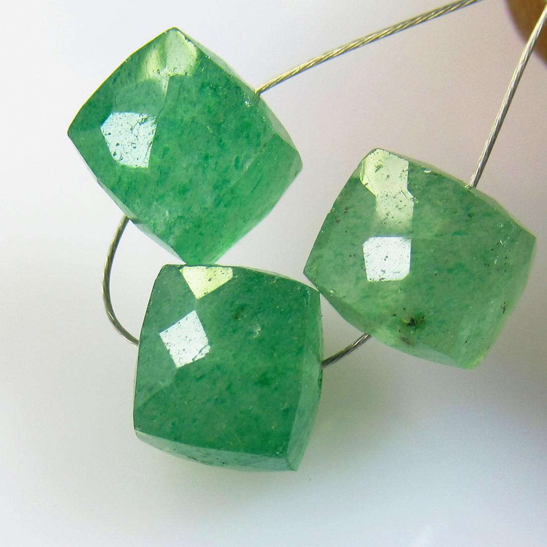 11.60 Ctw Natural 3 Beryl Square Beads: No Reserve! Title: 11.60 Ctw Natural 3 Beryl Square Beads Stone Clarity: Transparent Gemstones: Natural Beryl Beads Carat Weights: 11.6 Size/Dimensions: 7.2x7.0 - 7.4x7.2 mm / 3 Pc's Additional Inform