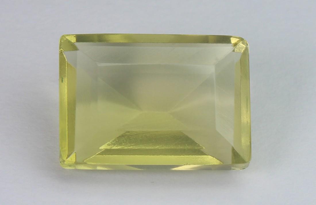 9.19 cts Natural Lemon Quartz: No Reserve! Gemstone: Natural Lemon Quartz Origin: Africa Weight: 9.19 carats Measurements: 15x11 mm Shape / Cut: Rectengular Cut Colour: Yellow Transparency: transparent Treatment: No Treatment Shi