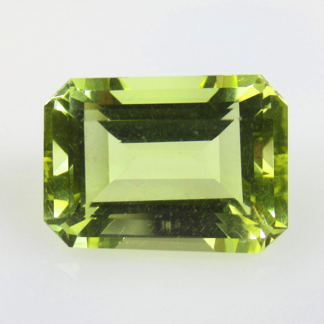 9.90 Ctw Natural Lemon Quartz Octagon Cut: No Reserve! Title: 9.90 Ctw Natural Lemon Quartz Octagon Cut Stone Clarity: VVS Gemstones: Natural Lemon Quartz Carat Weights: 9.9 Size/Dimensions: 15.70 x 11.40 x 8.30 mm Additional Information: Top 