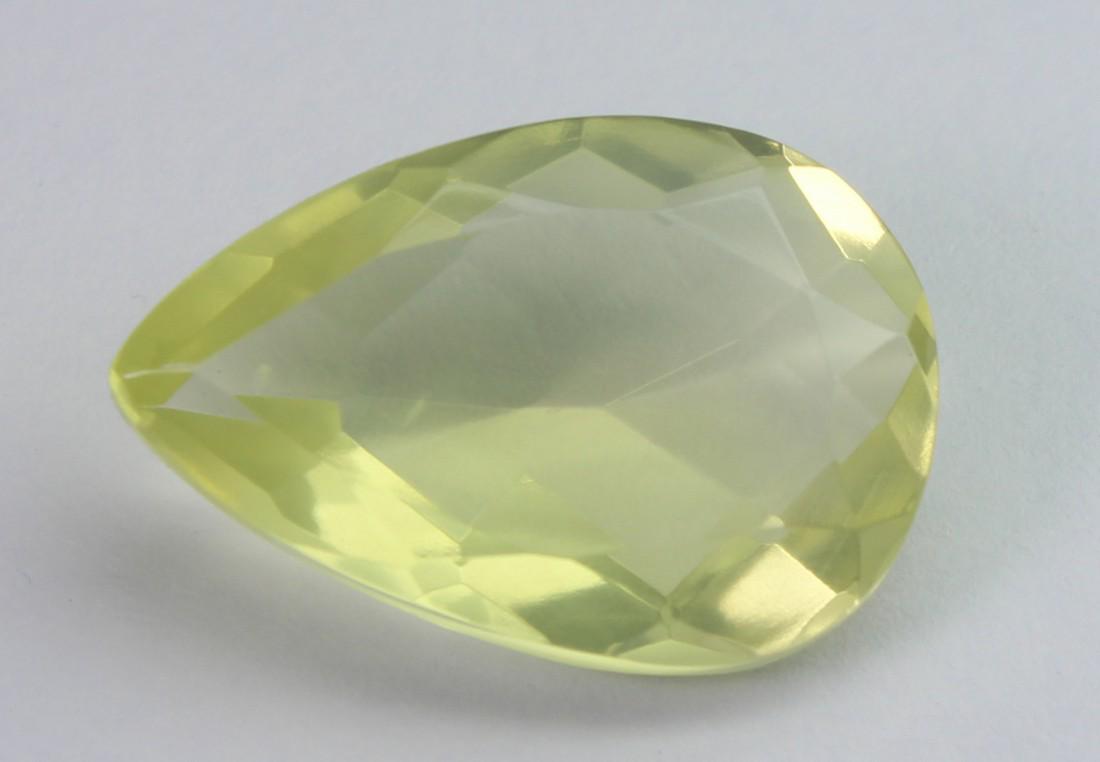 12.67 cts Natural Lemon Quartz: No Reserve! Gemstone: Natural Lemon Quartz Origin: Africa Weight: 12.67 carats Measurements: 20.60x13.87x7.45 mm Shape / Cut: Pear Cut Colour: Yellow Transparency: transparent Treatment: No Treatment 