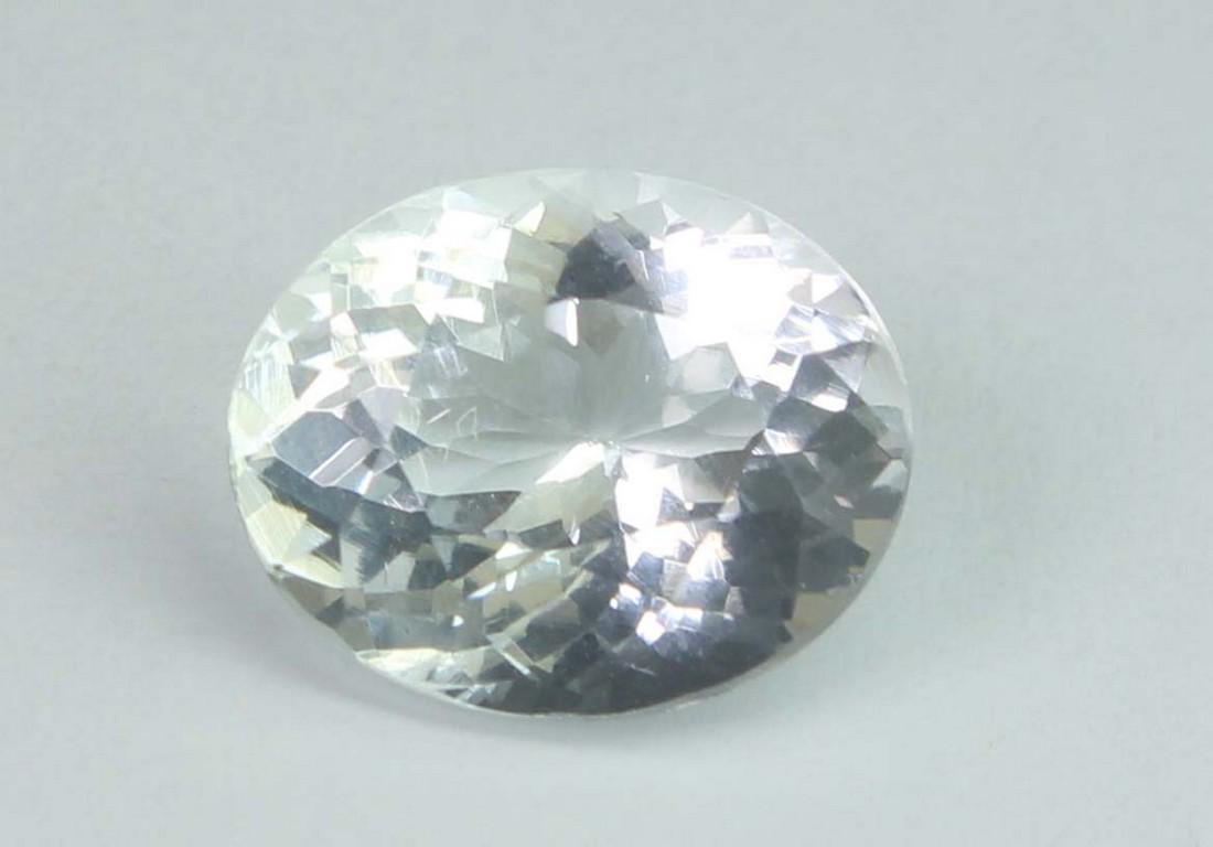 2.56 cts Natural White Beryl: No Reserve! Gemstone: Natural White Beryl Origin: Brazil Weight: 2.56 carats Dimensions: 10x8 mm Shape: Oval Cut Color: White Transparency: Transparent Clarity: No visible inclusion Shipping: