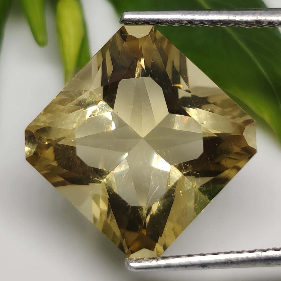 7.30 ct Natural Champagne Quartz: No Reserve! Title: 7.30 ct Natural Champagne Quartz Additional Information: Gemstones: Natural Champagne Quartz Carat Weights: 7.30 ct Size/Dimensions: 12 X 12 X 8 mm Treatment: Natural Materials & Te