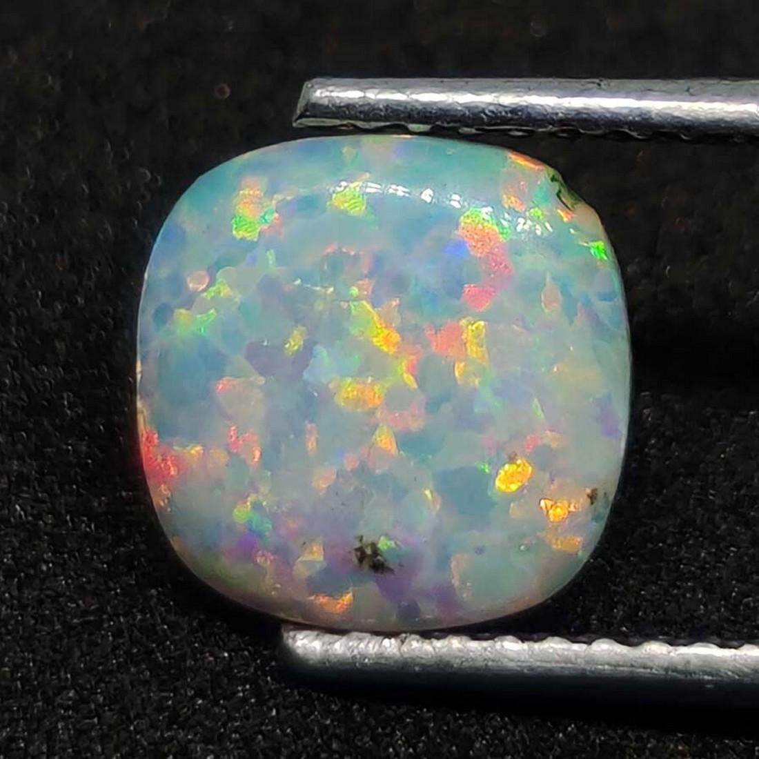 0.70 ct Gorgeous Doublet Opal (1 of 2)