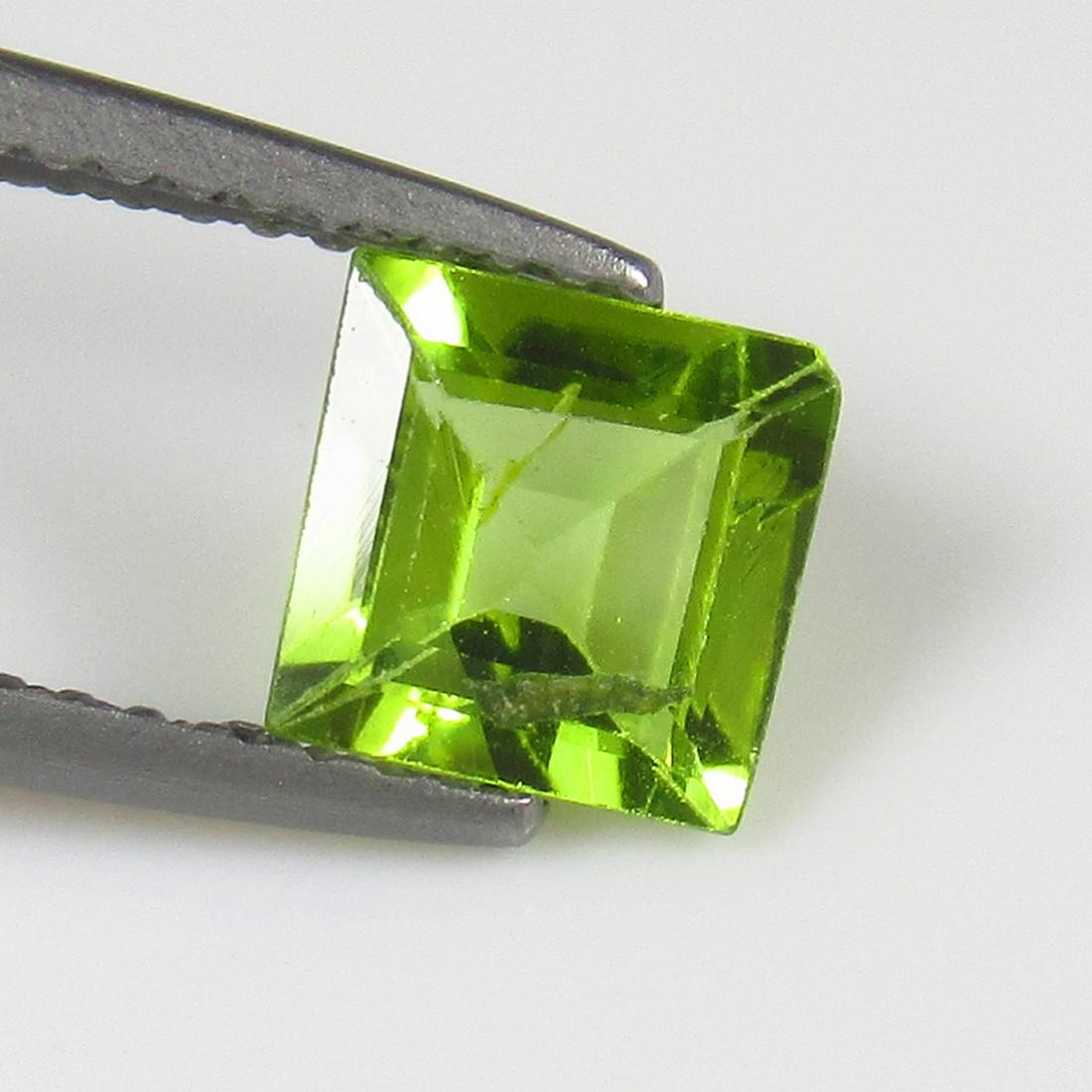 Natural Peridot - 1.10 Ct (1 of 2)