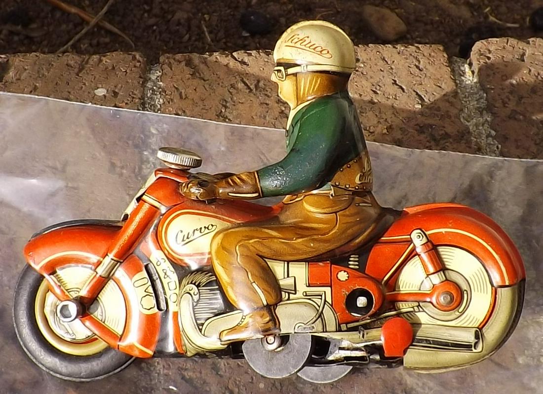 Schuco Curvo 1000 , Made in US Zone Germany 1948,c9.5, with 7 programmable patterns. (1 of 5)