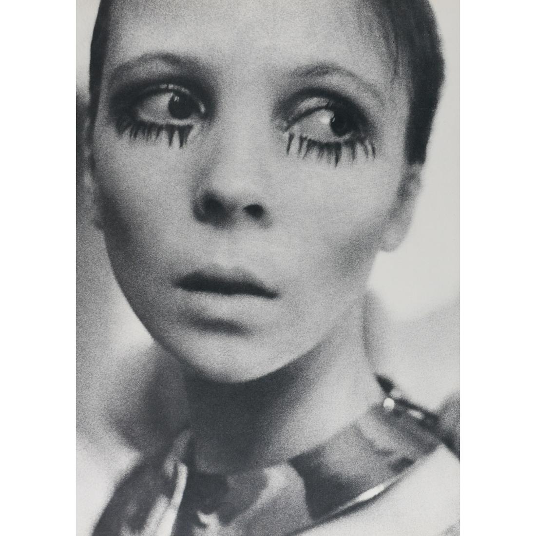 JACQUES HENRI LARTIGUE - Penelope Tree: Artist: JACQUES HENRI LARTIGUE Print Title: The Sixties. Penelope Tree Medium: Sheet-fed Gravure Printing Date: 1970's Printed in Switzerland Image Size approx: 12.5 X 9.5 inches Jacques Henri Lartigu