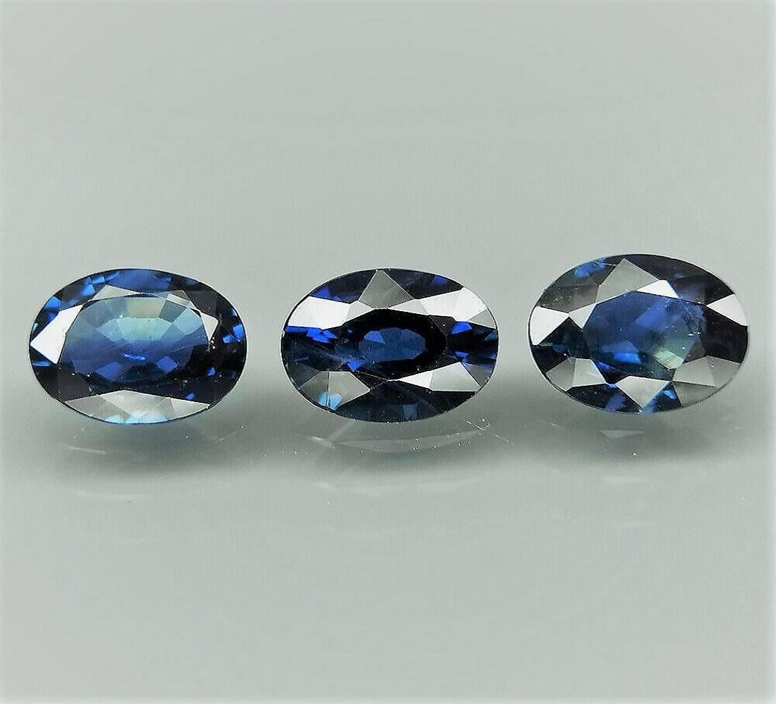 Lot of 3 Natural Blue Sapphire Oval Cut Unheated: Title:Lot of 3 Natural Blue Sapphire Oval Cut Unheated Gemstones: Sapphire Carat Weights:0,45 approx. Size/Dimensions:3,5 x 2,5 mm Additional Information:Natural Sapphire Unheated. Transparency: Trans