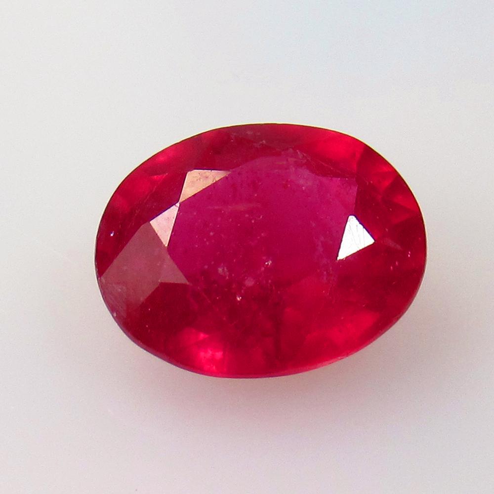 5.12 Ctw Natural Mozambique Red Ruby Oval Cut (1 of 2)