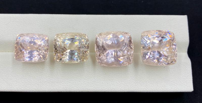 66.40 cts natural Peach Pink Kunzite Gemstone: Dimensions (mm) 15 x 15 x 13mm Weight (carats) 66.4 carats Colors Type Faceted 66.40 cts natural Peach Pink Kunzite Gemstone Natural Peach Kunzite Origin : Afghanistan No heating, no treat