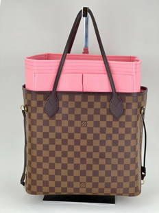 LOUIS VUITTON Neverfull MM Damier Ebene Tote Pink Bag W/Added Insert A947 N41603: SKU A947 0222 100% Authentic Pre-Owned Louis Vuitton Neverfull MM Damier Ebene W/Organizing insert to help keep bag upright. RATING: B/C...good, shows some signs of regular use and wear HANDLES: